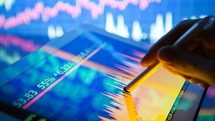 永旺配资 国家发改委：自7月15日24时起 国内汽、柴油价格每吨分别降低130元和125元